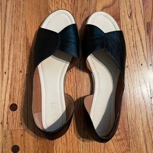 Black, open toe Mi.iM shoe.